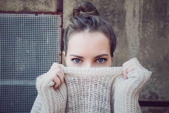 immagine ragazza foto ragazza con maglione